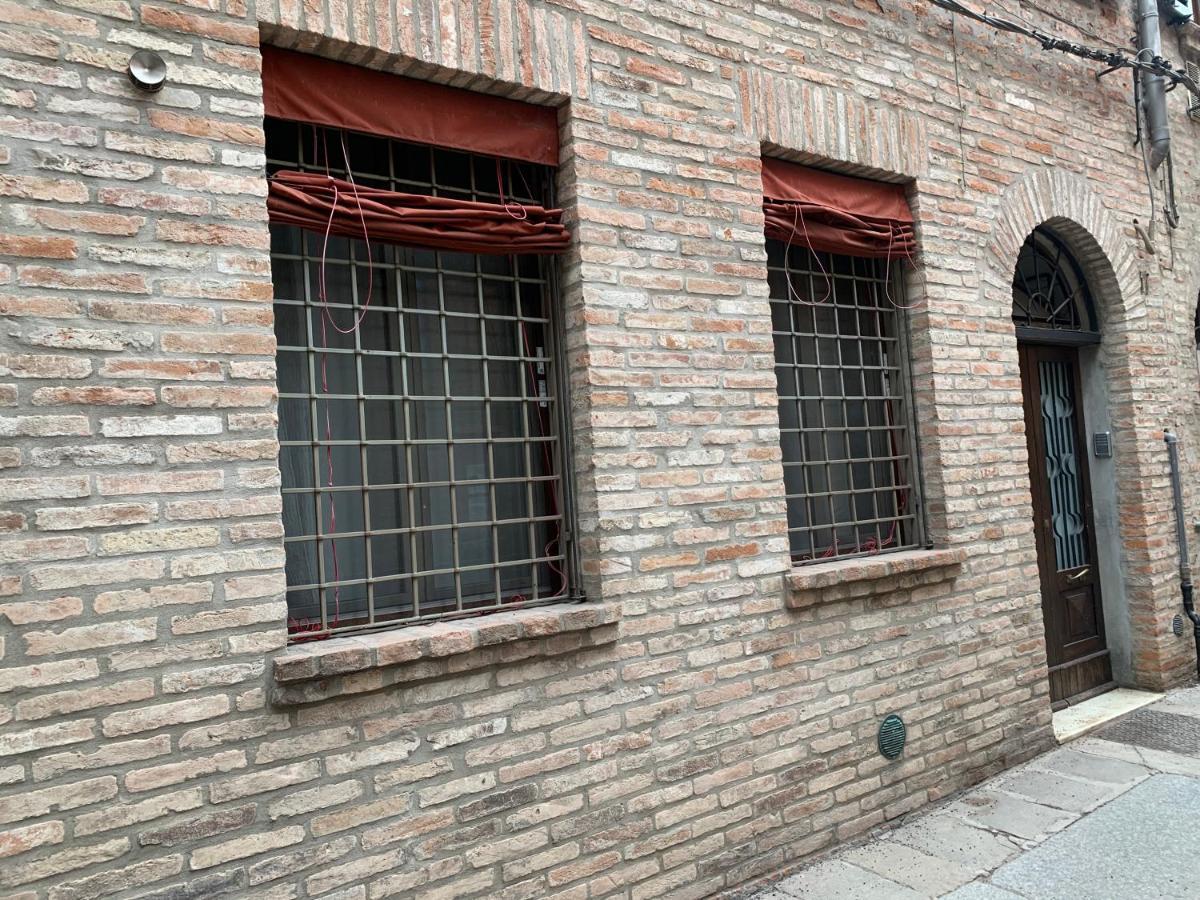InCastrum - la soffitta in centro Ferrara Esterno foto